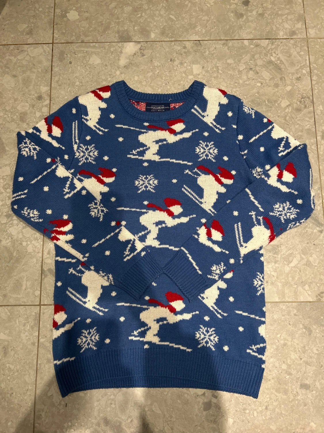 Blå jultröja Pull&Bear med skidåkare - 2