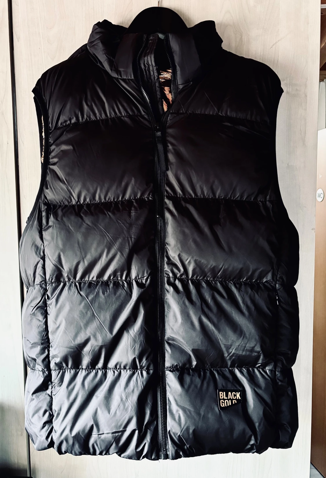 Svart pufferväst från Black Gold!