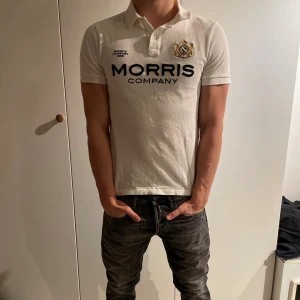  Morris piké  - Hej, säljer nu min snygga piké från Morris. Pikén är i mycket bra skick! Skriv gärna om ni har några funderingar!