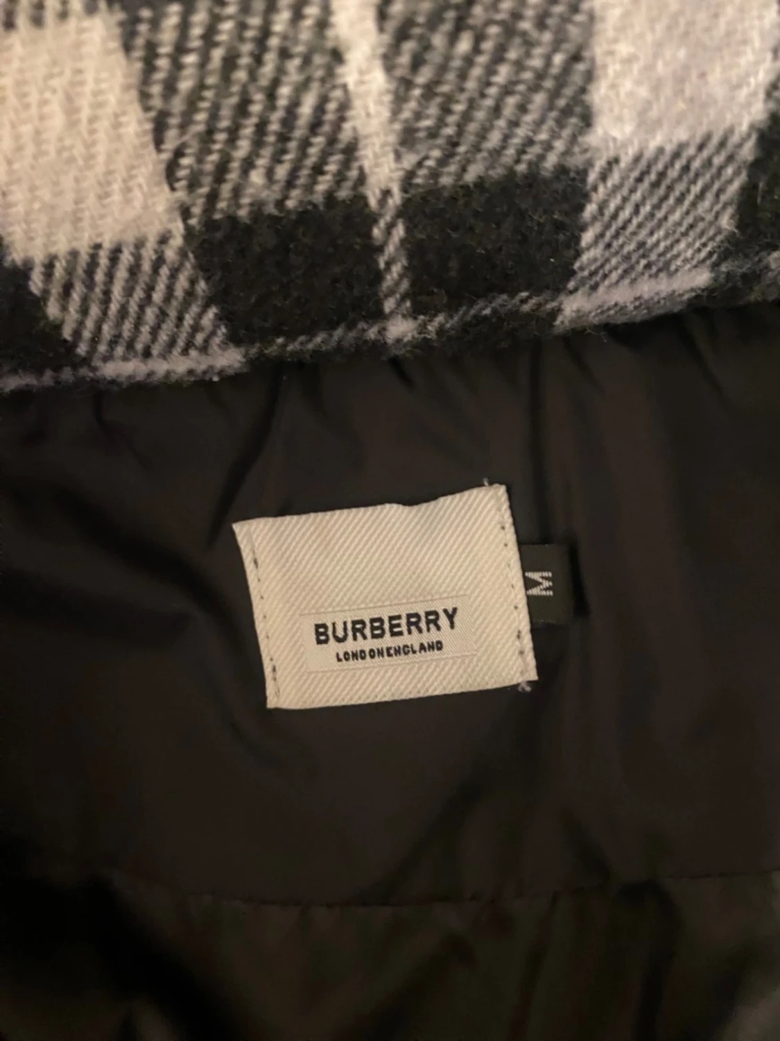 Svart pufferjacka från Burberry - 2