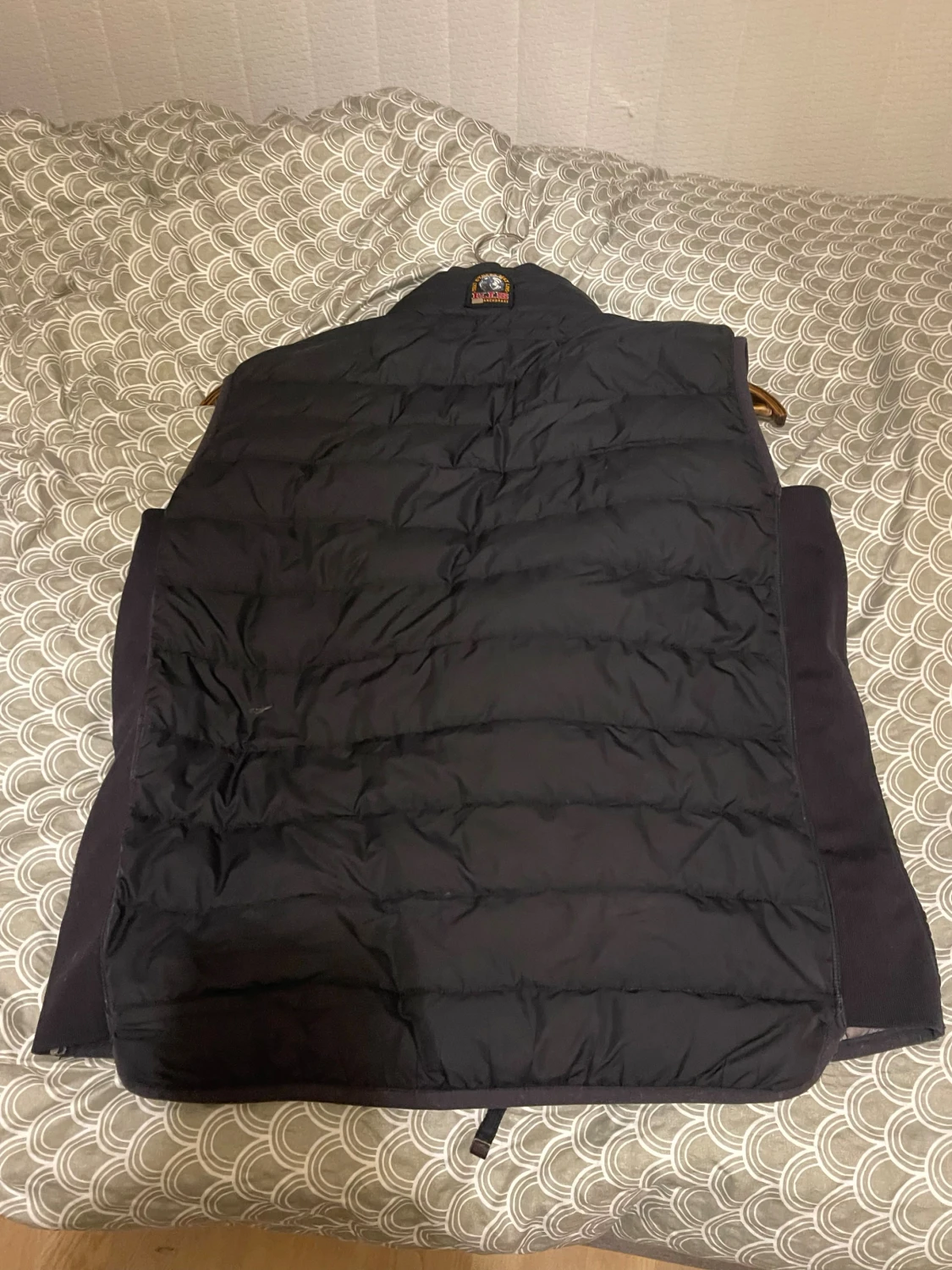 Svart dunväst från Parajumpers M - 1