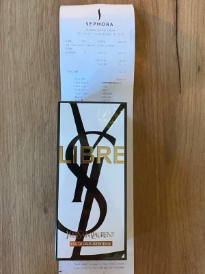 YSL Libre Eau de Parfum Intense - YSL Libre Eau de Parfum Intense, 90 ml. Tillverkad i Frankrike. Snygg och lyxig parfym för dig som vill sticka ut.