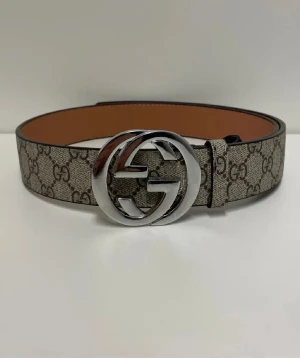 gucci bälte beige  - skickas snabbt