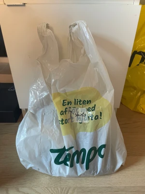 Klädpaket T-shirts - Blandade storlekar mellan xxs-m. (Tror jag)