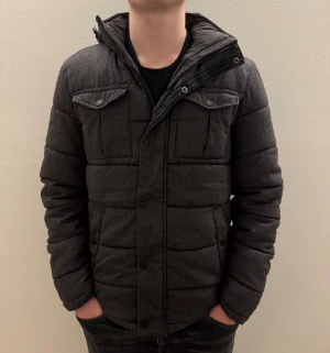 Vinterjacka  - - Condition: 8/10 - Color: Gray - Size: S