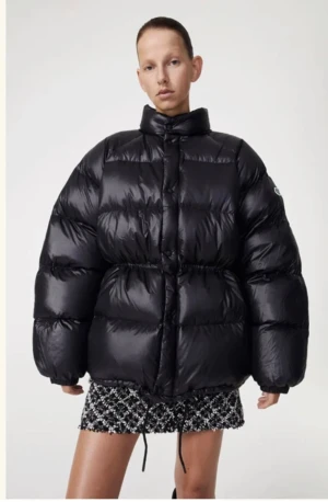 SÖKES Rodebjer Maurice i storleken S eller M - Söker med lykta och ljus efter denna jacka! Har någon en sån att sälja får ni mer än gärna skriva till mig ☺️