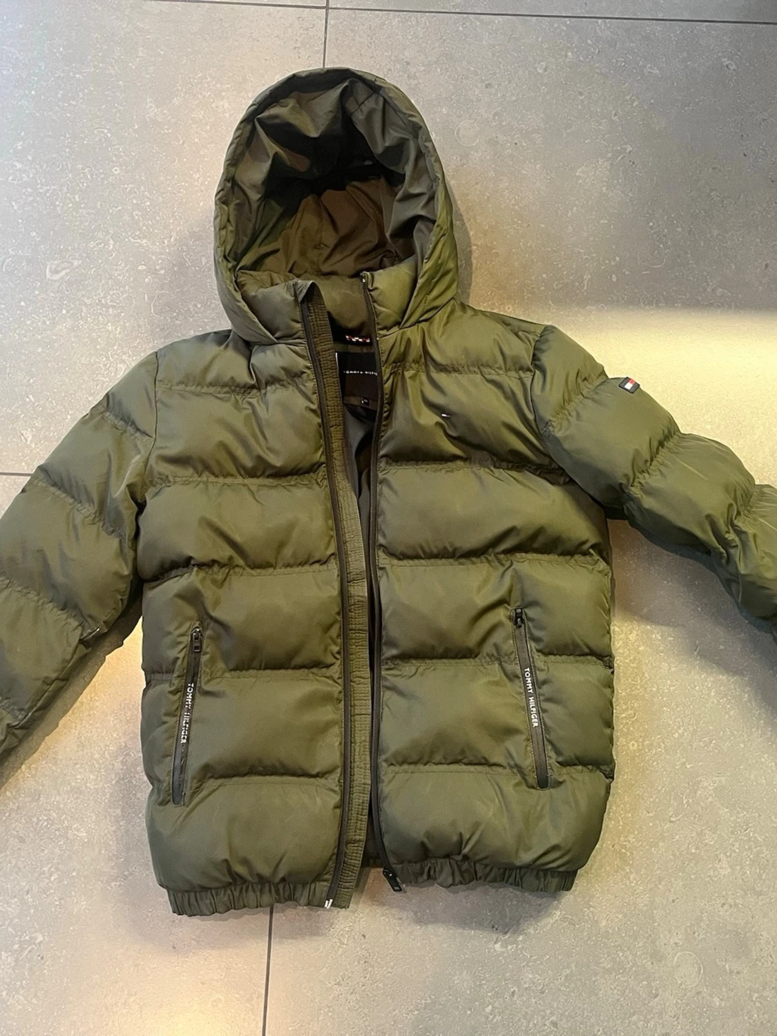 Olivgrön pufferjacka Tommy Hilfiger