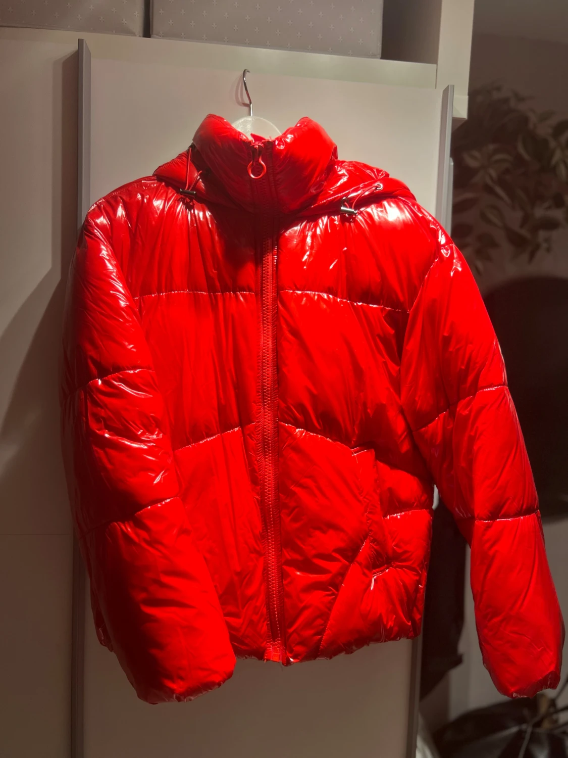 Röd pufferjacka från Vero Moda