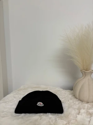 Svart mössa - Svart mössa