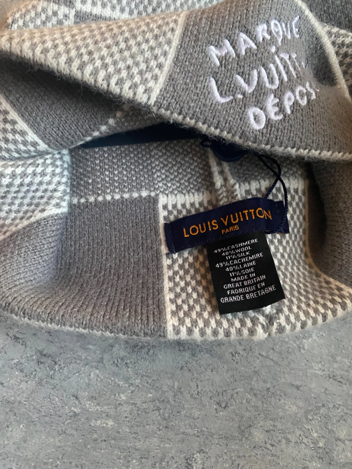 Grå rutig mössa  - 2