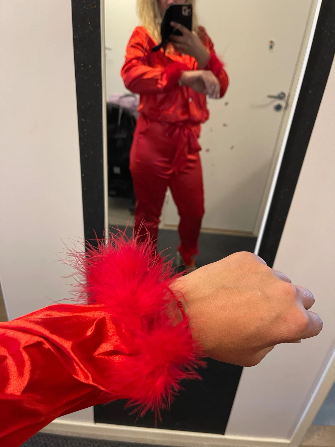 Röd pyjamas med fjädrar - 4