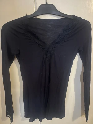 Intimissimi tröja - Säljer min intimissimi tröja då den aldrig kommer till användning, jag har använt den 1 gång vid ett tillfälle 