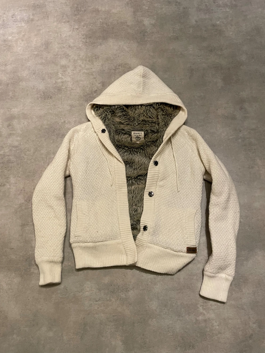 Stickad cardigan med päls