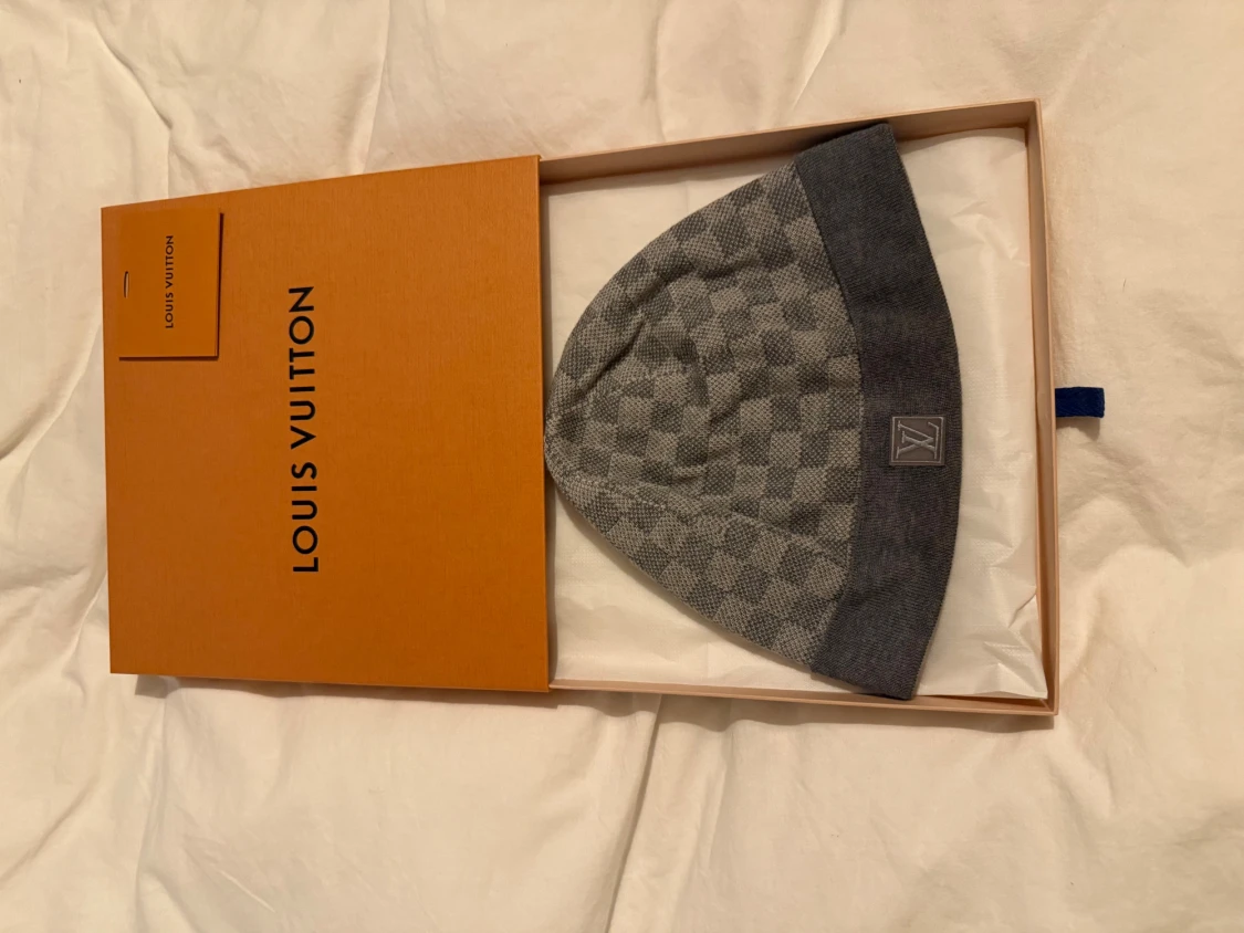 Lv beanie (original förpackning medföljer)