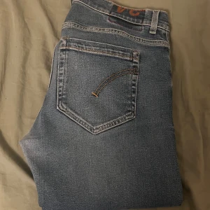 Dondup jeans (George) - Hej, säljer nu mina dondup jeans då de inte kommer till användning . Använda ett fåtal gånger. Skick=10/10. Priset går att diskutera.