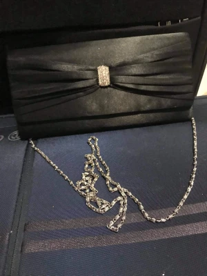 Svart väska  - Bra skick 