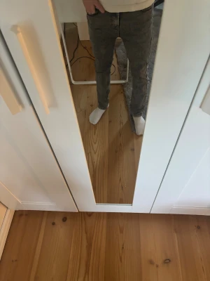 Grunt jeans   - Säljer ett par fina grunt jeans. Knappt använda. 