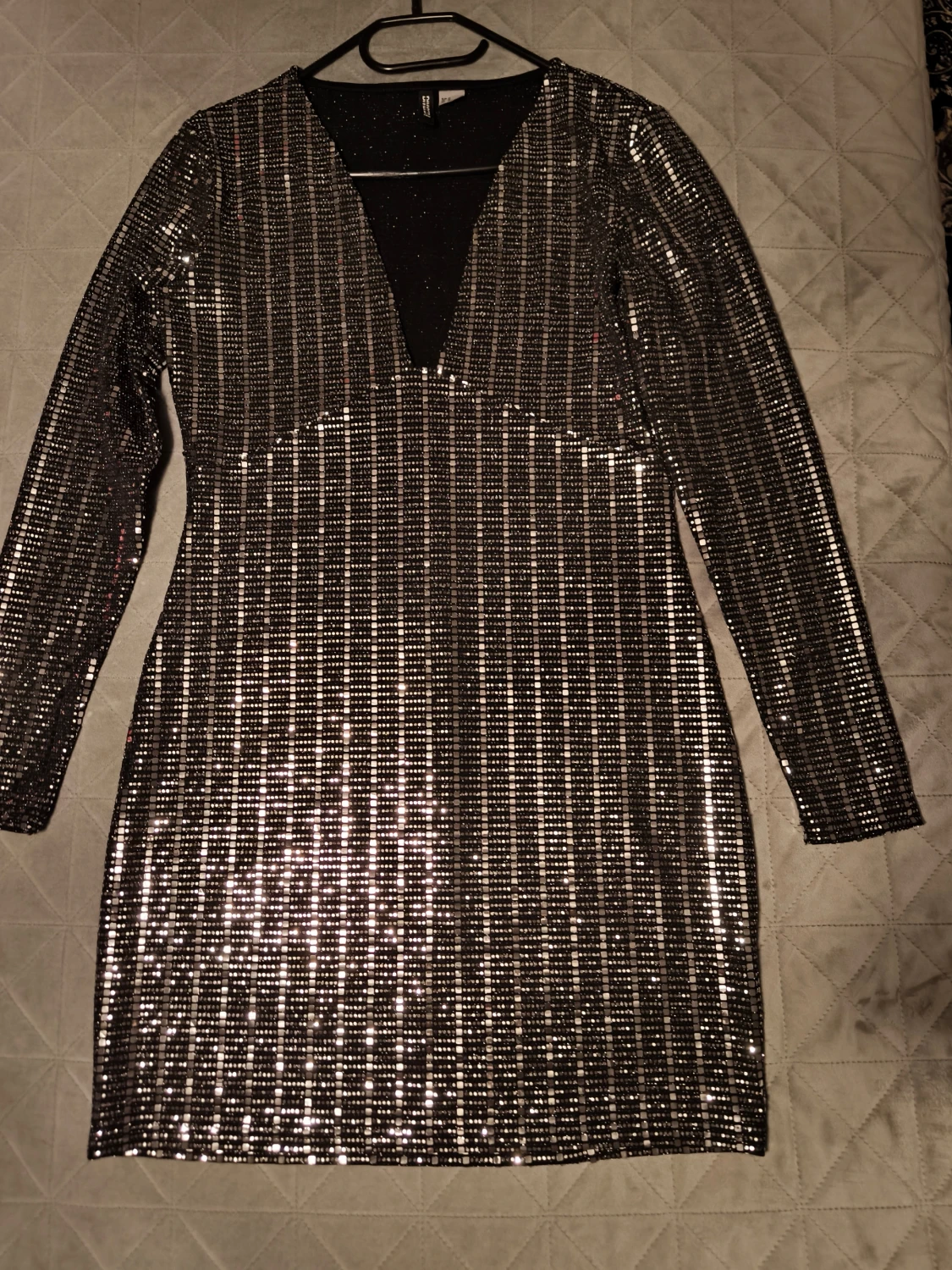 Glittrig silverklänning från H&M Divided