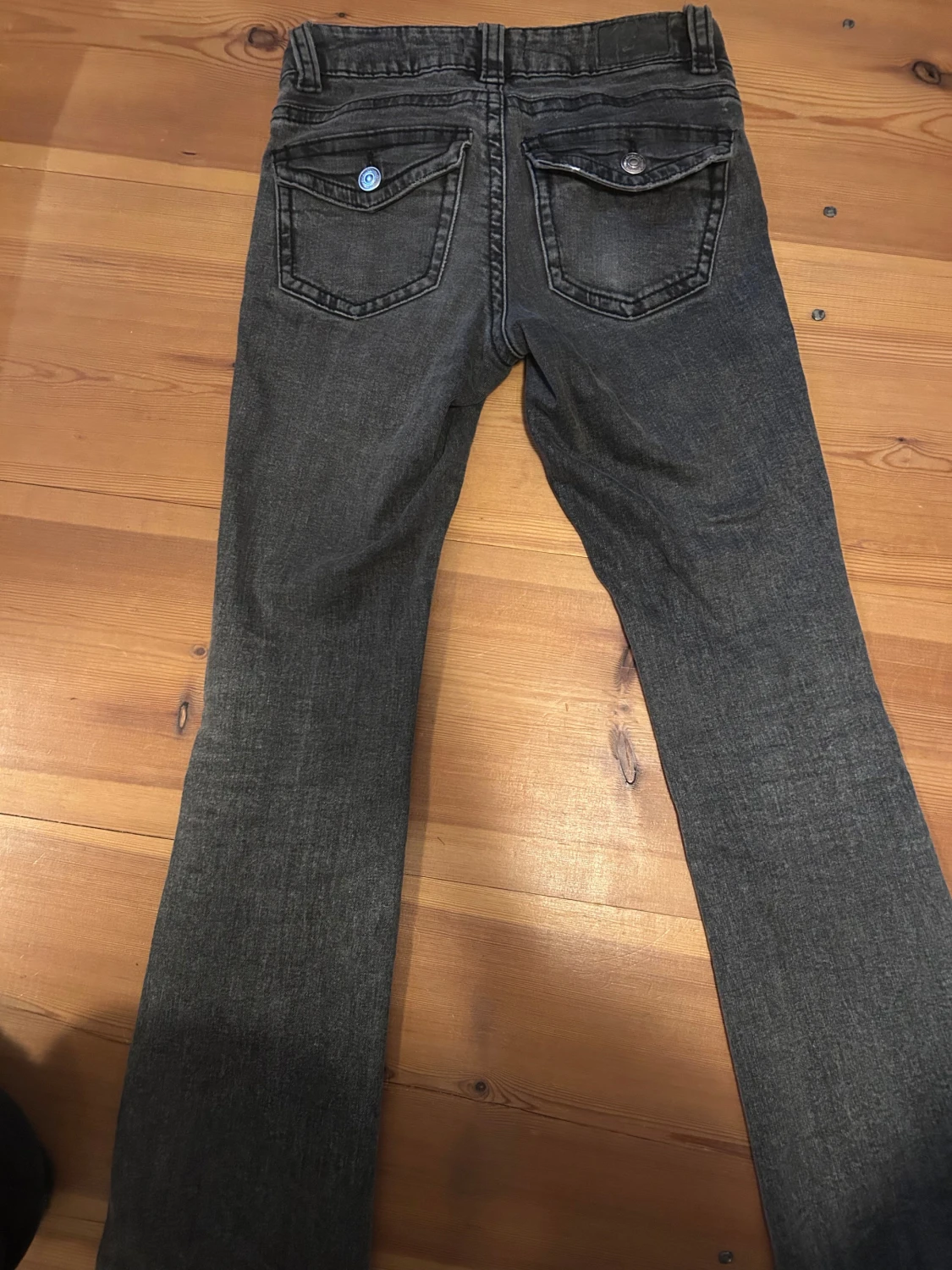 Bootcut lowwaist jeans mörkgrå - 1