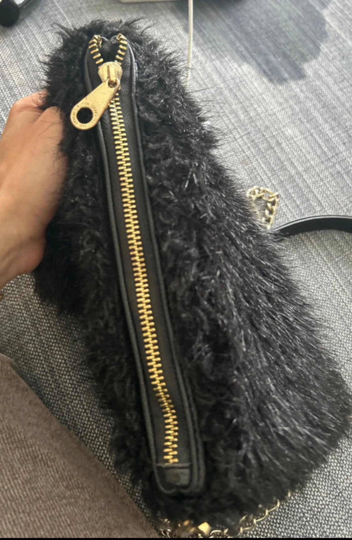 Svart fluffig kuvertväska Don Donna - 3