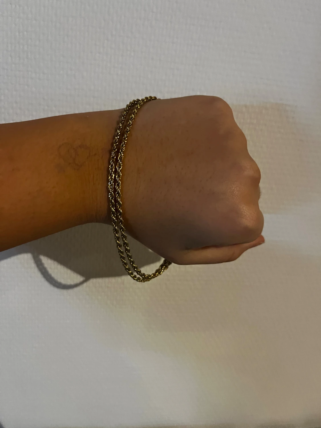 Guldfärgad tvinnad kedja halsband