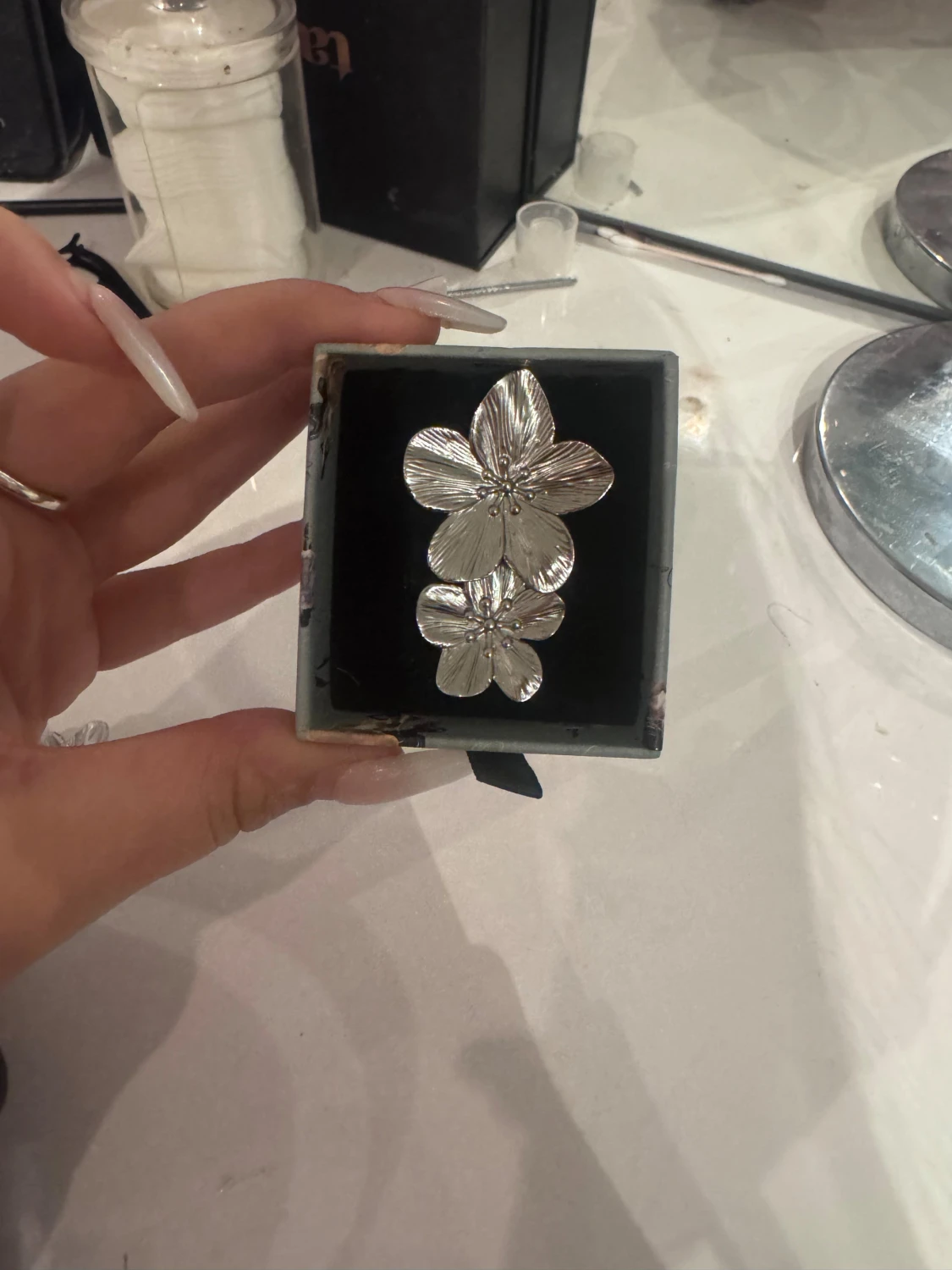  silvriga blomörhängen - 2