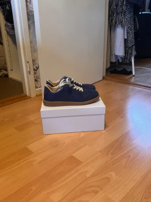 Masion Margiela  - Säljer mina Masion Margiela för fick i fel storlek, storlek 42 aldrig använda 