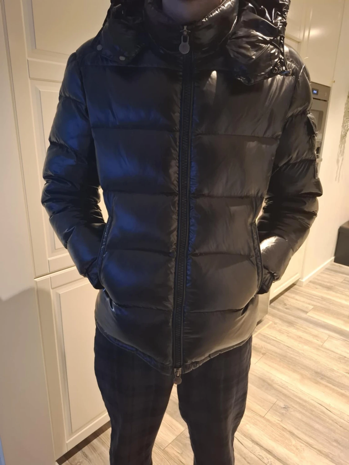 Svart Moncler pufferjacka med huva - 1