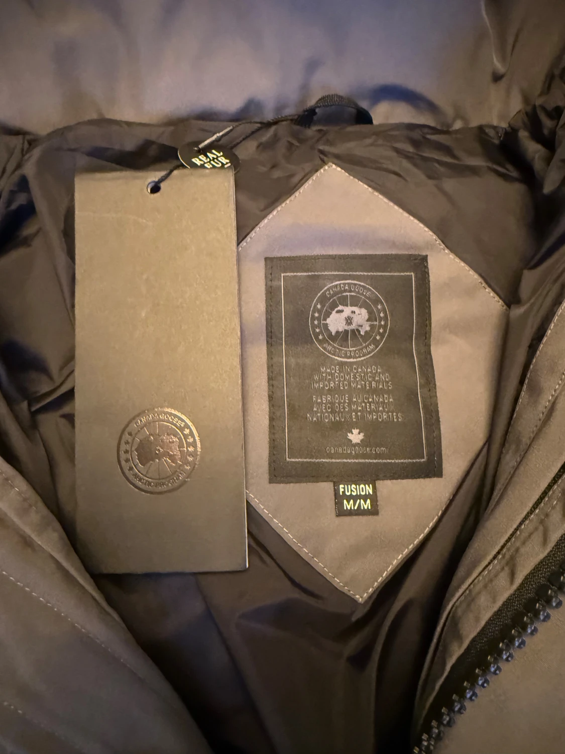 Grå Canada Goose dunjacka med päls - 1