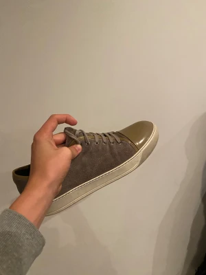 Lanvin  - Oliv gröna lanvin i storlek 45                                                  Skick: 8/10 och pris 1599kr!!!!🤩