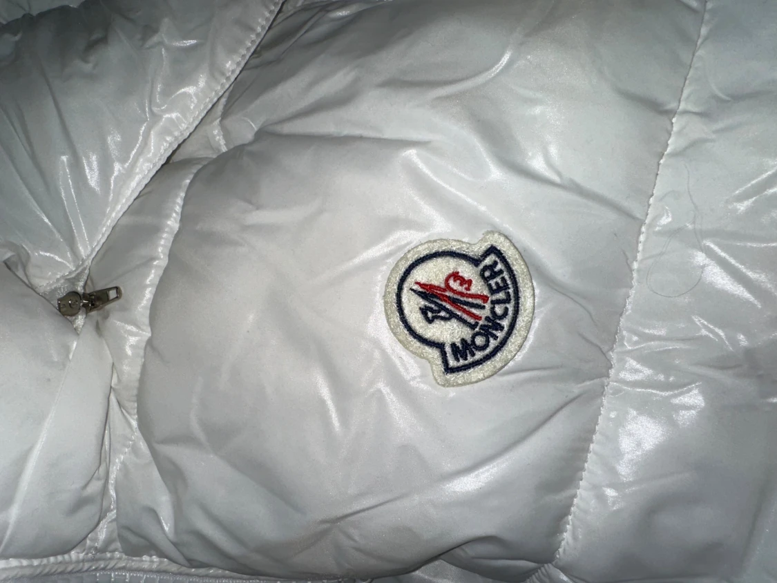 Vit Moncler dunväst med huva - 1