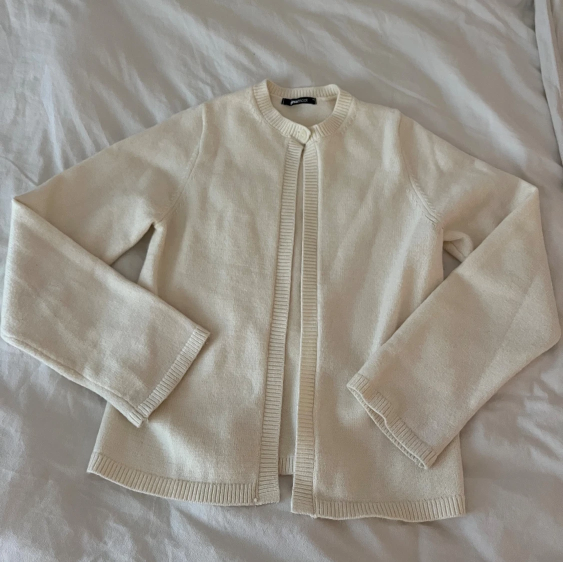 Krämvit kofta från Gina Tricot XS - 2