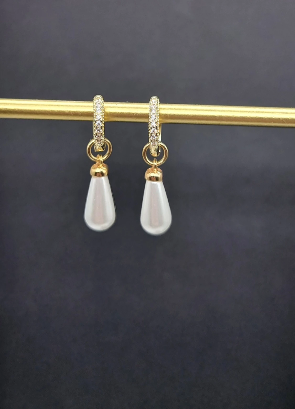 Guldpläterad örhängen