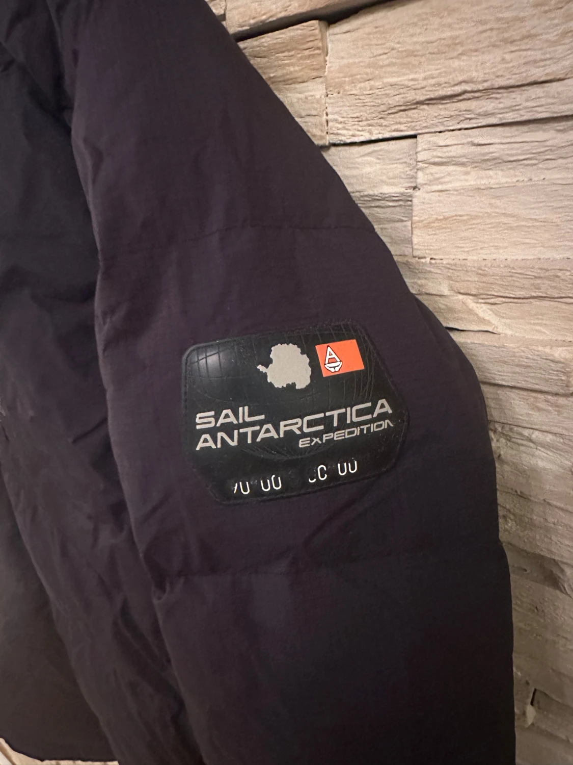 Svart dunjacka Sail Racing - 1