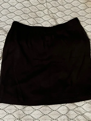Svart kortkjol  - Aldrig använd 