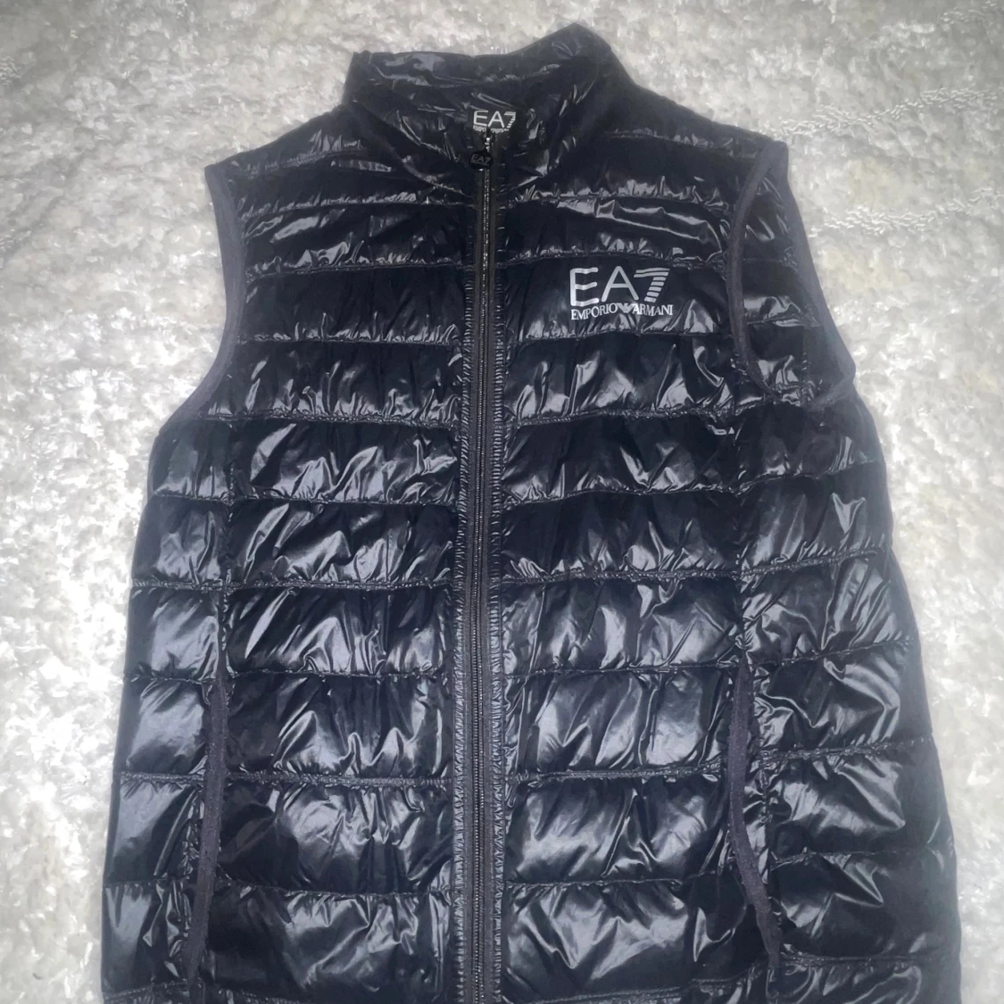 Svart dunväst från EA7 Emporio Armani