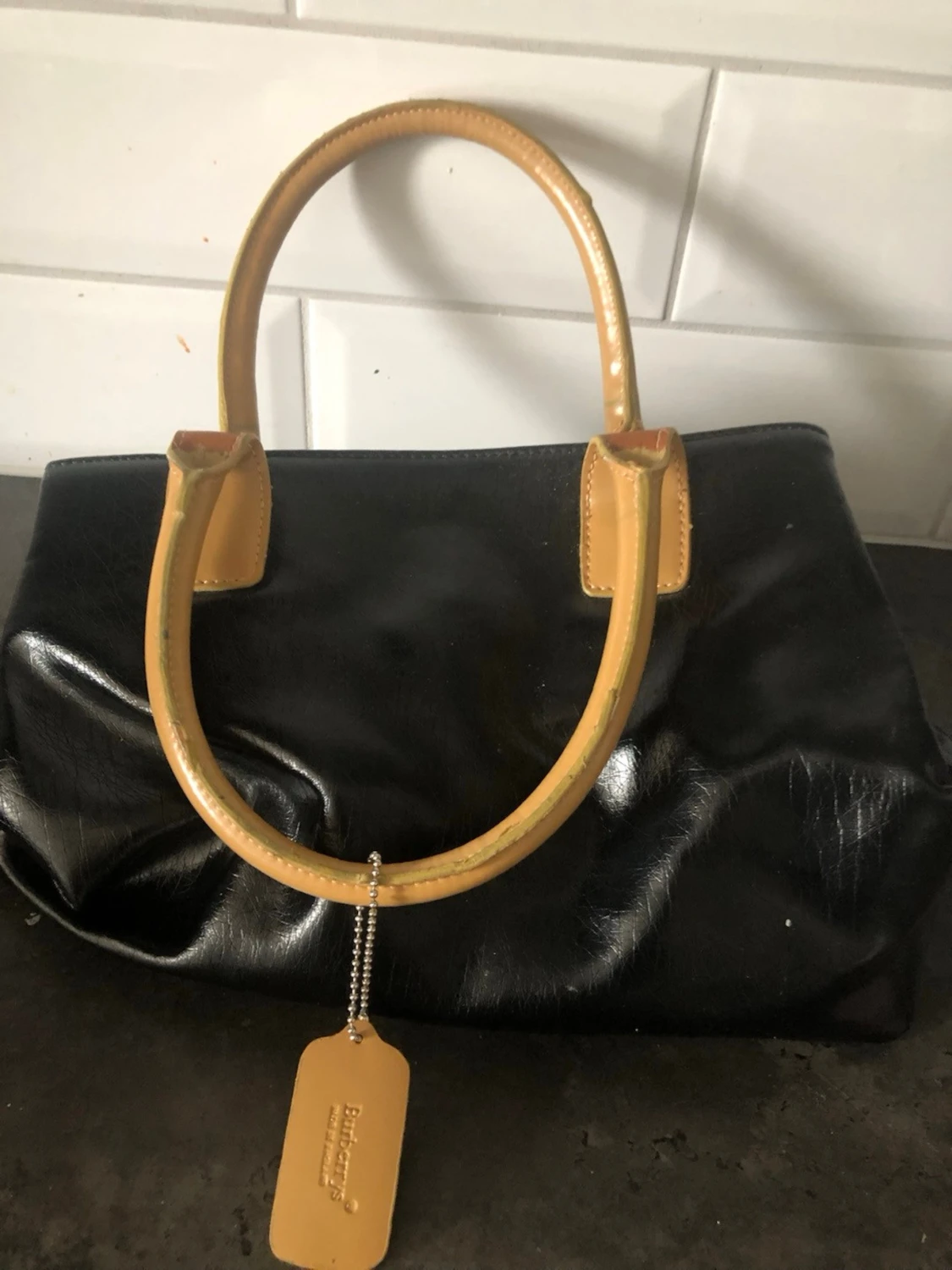 Burberry svart handväska i skinn