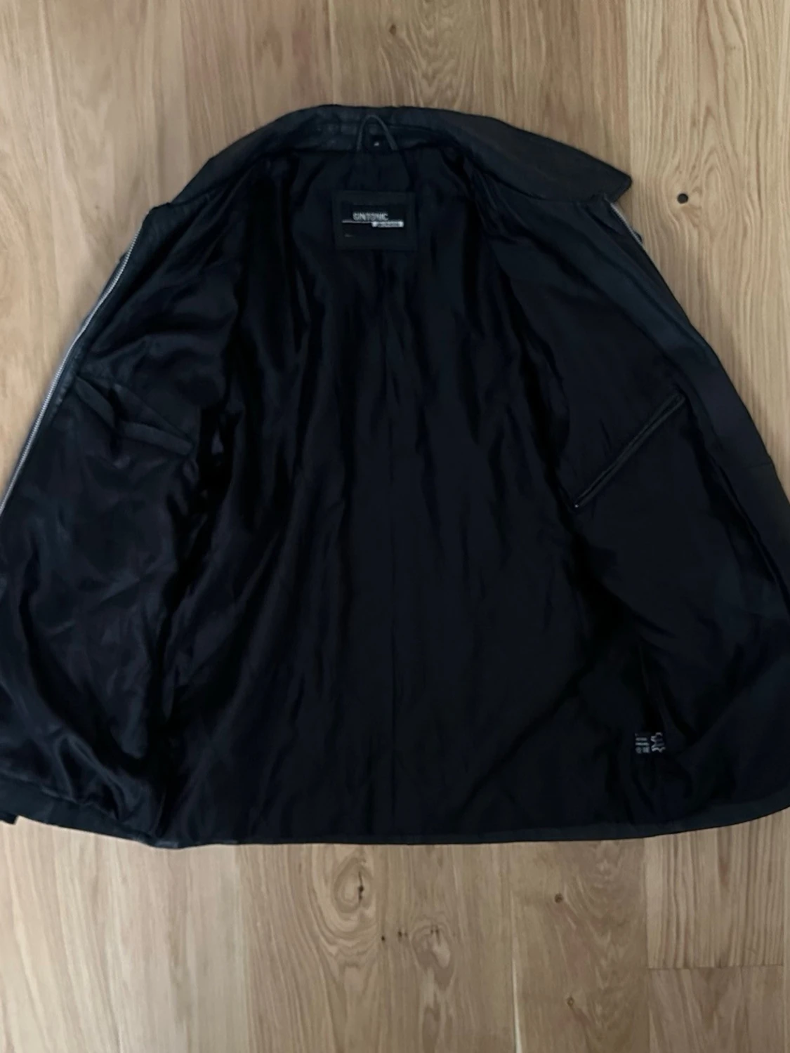 Svart skinnjacka från GinTonic - 2