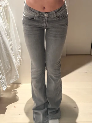 Gråa jeans - Gråa jeans från Lager. Low boot. Jag är 160. 
