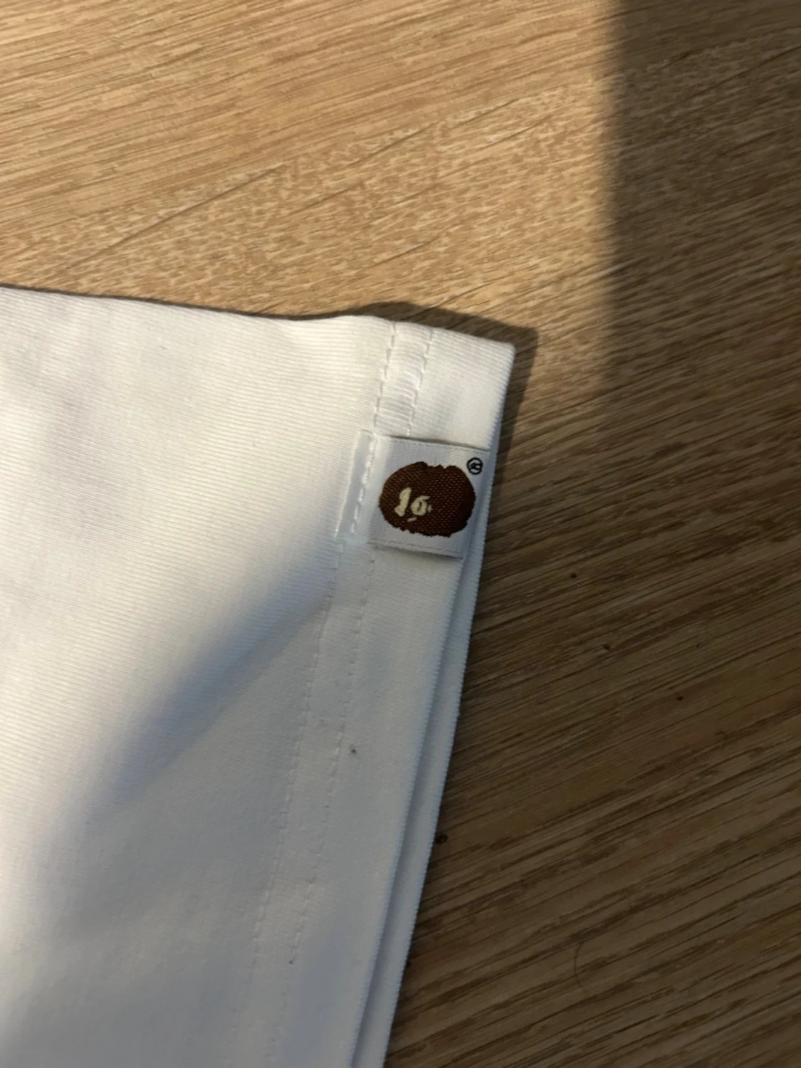 Vit t-shirt från A Bathing Ape M - 2