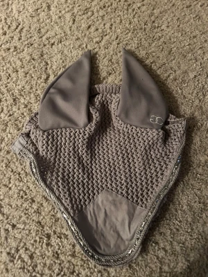 Grå Huva - Grå stickad GG huva i nyskick! Storlek FULL