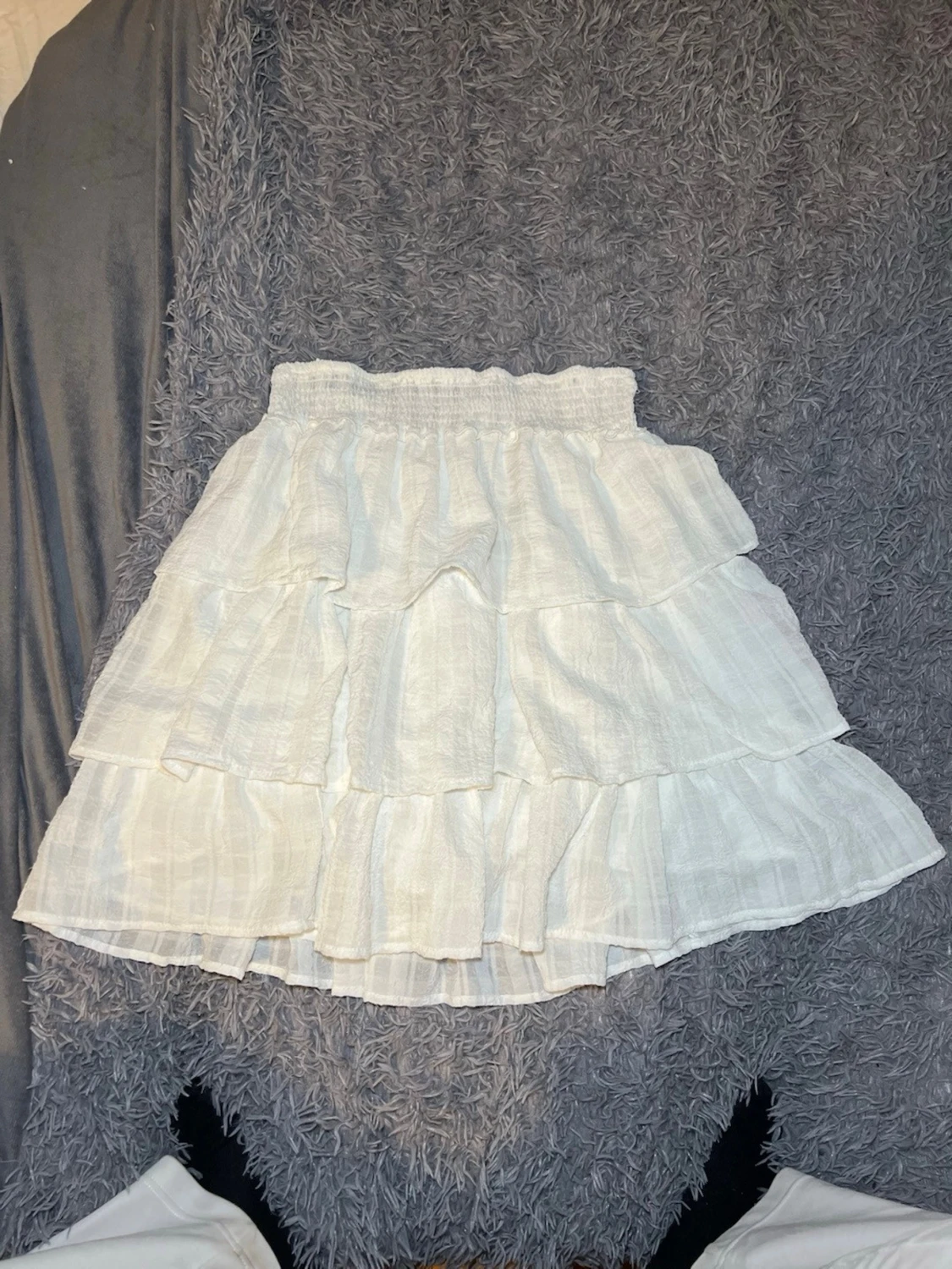 Vit volangkjol i linne, storlek L