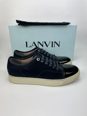 Lanvin skor  - December REA! Hej, säljer nu dessa svin snygga lanvin skor. Skorna är i grymt skick! Begränsat antal boxar och dustbag. Hör av dig vid frågor. 