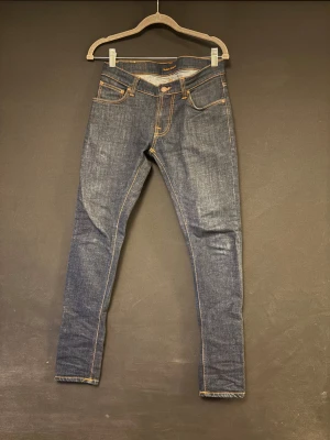 Nudie jeans - Nudie jeans som får fades | storlek W28 L32 | bra skick | ställ frågor eller skicka prisförslag