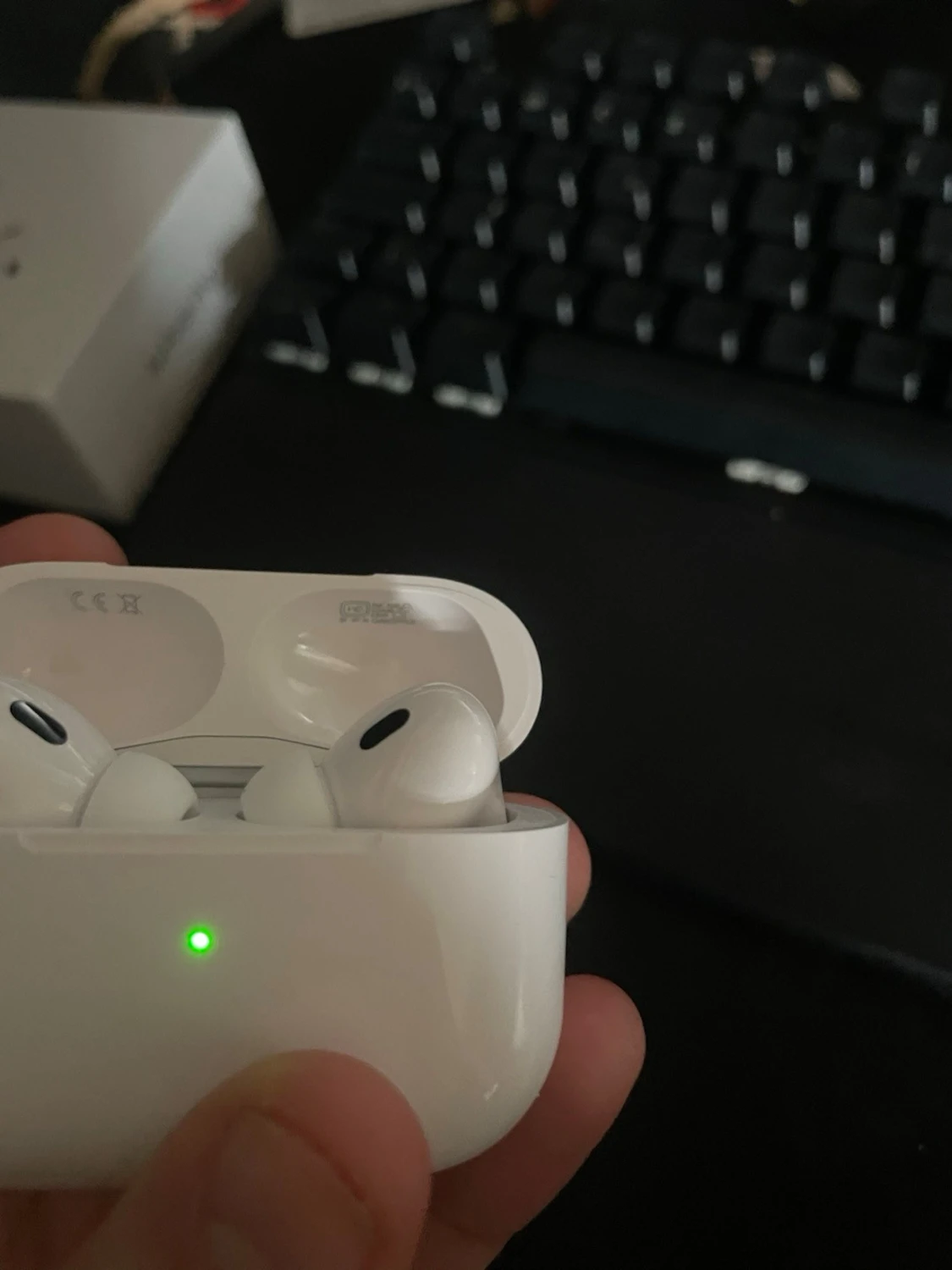 AirPods Pro (2nd generation) with MagSafe Charging Case (USB-C) - 6