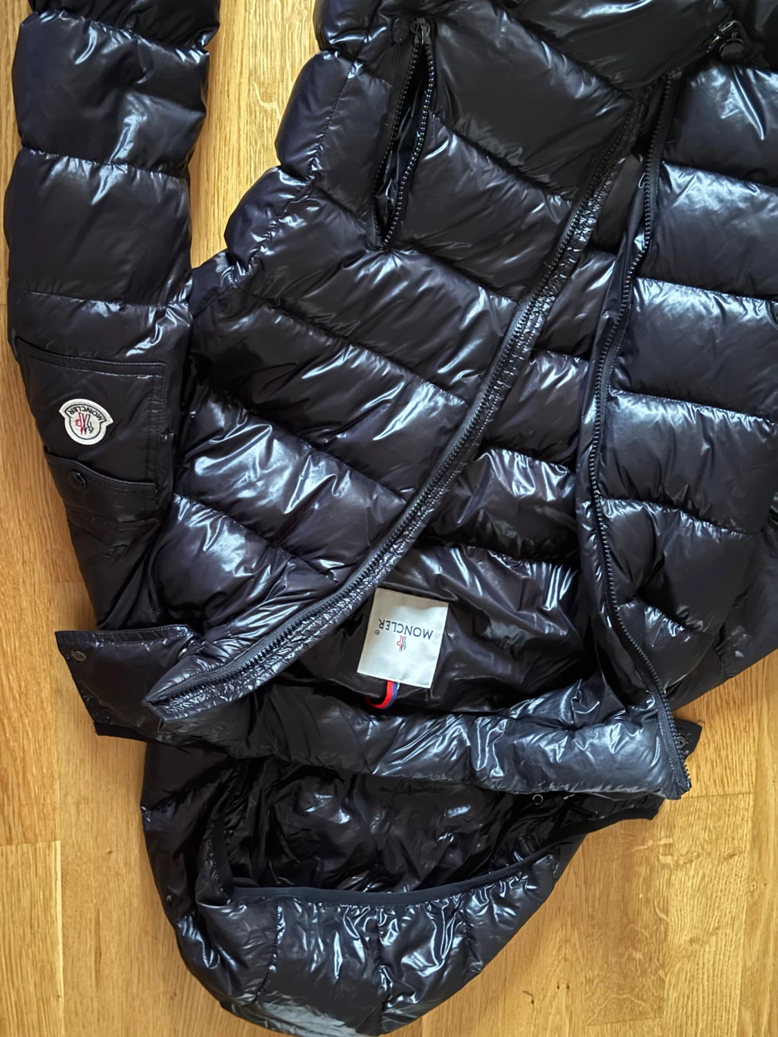 Svart Moncler maya äkta - 2