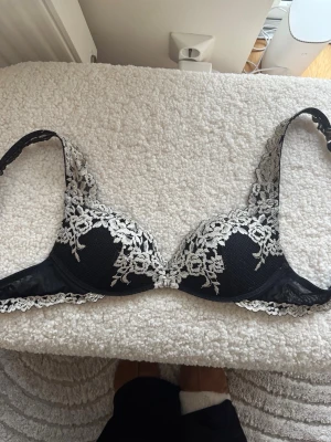 Gioia spetsbh Intimissimi - Spets bh med push up från Intimissimi 