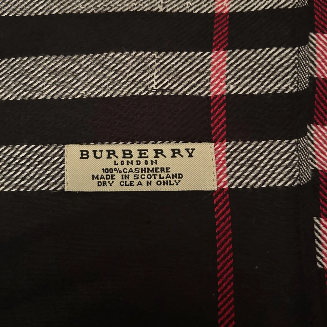 Svart rutig halsduk från Burberry - 1