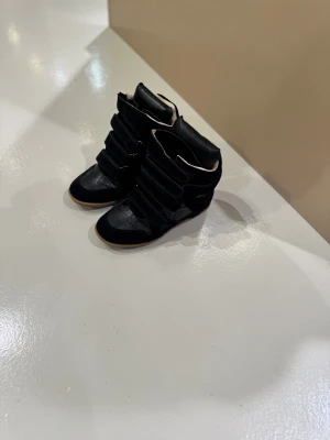 Isabel Marant bekett svarta - Isabel marant sneakers svarta modell bekett oanvända 