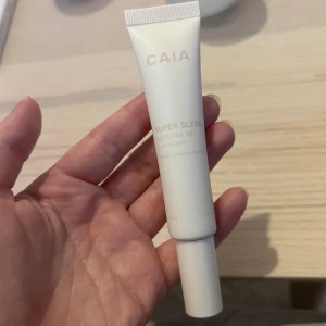 CAIA Super Sleek Fly Away Gel - Fly Away Gel från CAIA. Helt ny